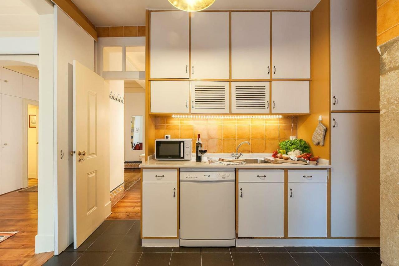 2 Bedroom Apartment With Patio Next To Avenida Da Liberdade Lisboa Dış mekan fotoğraf